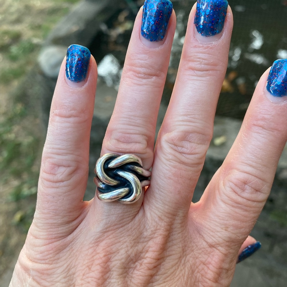 James Avery Bold Lovers Knot Ring Retired